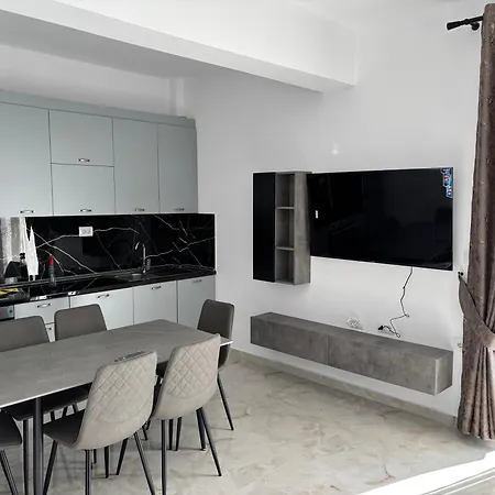 Pamja Apartment
