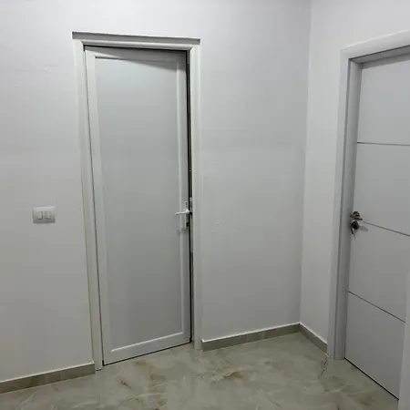 Pamja Apartment *