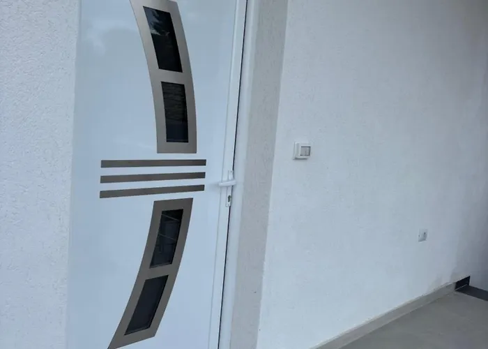 Pamja شقة ساراندا