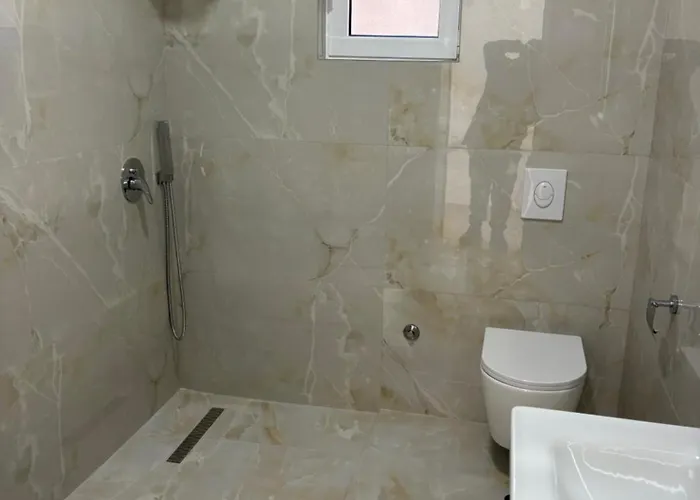 شقة Pamja ساراندا